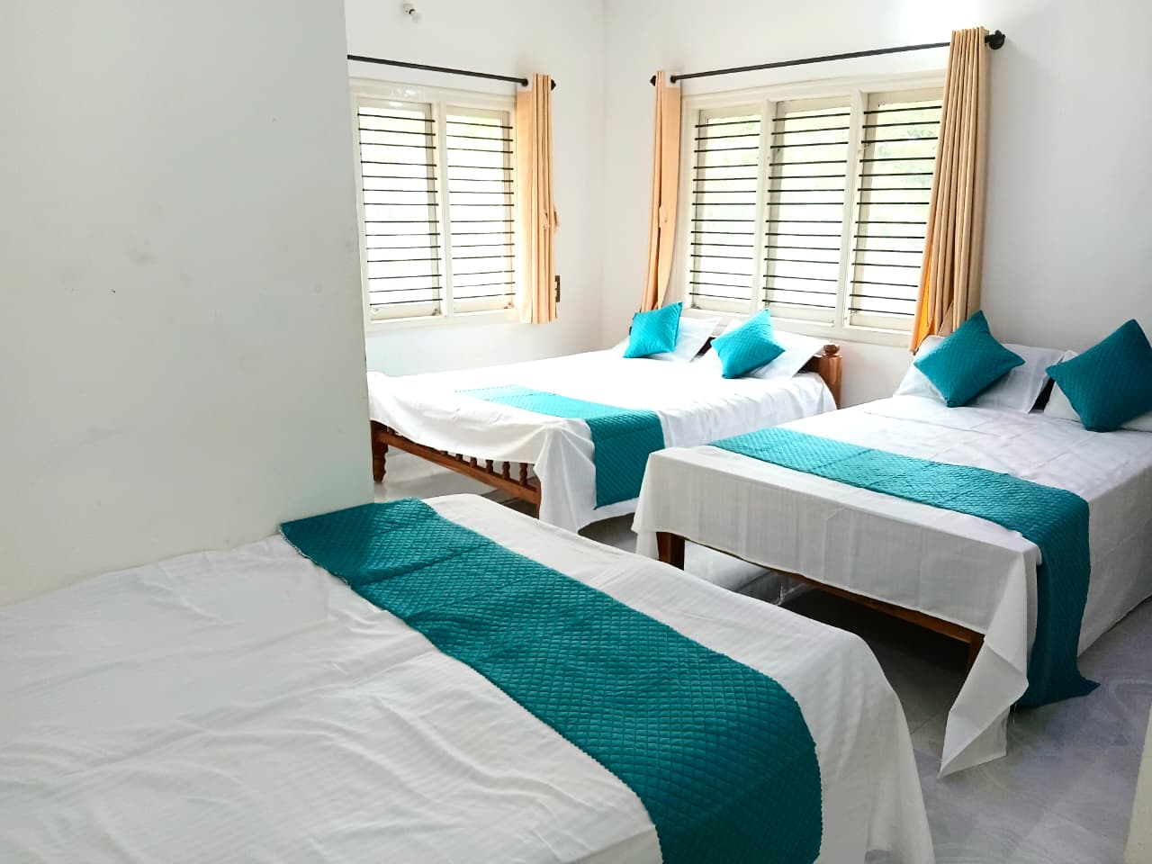 Twin room at Niruttara Homestay